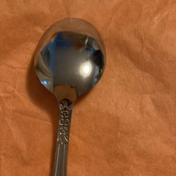 Gibson By Treasure Stainless Oval Soup Spoon China 6 7/8 Inches - Picture 5 of 7